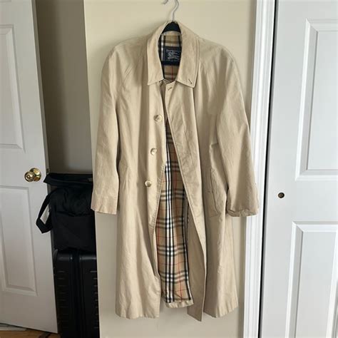 doe burberry coats still use the same materials|Burberry camden trench coats.